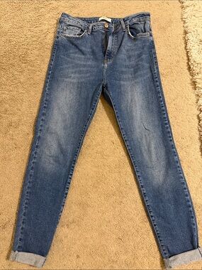 Forever 21 Women's Skinny Jeans in Medium Blue Wash